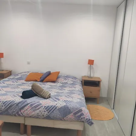 Edmond Apartment *